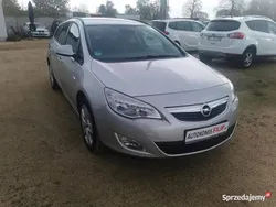 Srebrny Używany 2012 Opel Astra Kombi | 19 900 zł (Dobra cena)
