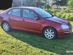 Czerwony Używany 2006 VW Jetta Sedan/Limuzyna | 11 600 zł (Drogi)