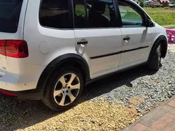 Biały Używany 2013 VW Touran Cross Minivan | 38 500 zł
