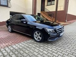 Czarny (metalik) Używany 2018 Mercedes E200 Sedan/Limuzyna | 66 900 zł