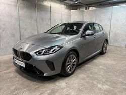 Skyscraper grey metallic metalizowany Używany 2024 BMW 120 Shadowline Hatchback | 144 900 zł (Uczciwa cena)