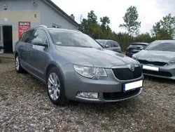 Szary (metalik, perła) Używany 2011 Skoda Superb Kombi | 24 900 zł (Uczciwa cena)