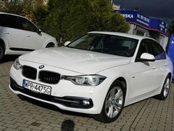 Biały Używany 2017 BMW 318 Sport Line Sedan/Limuzyna | 62 900 zł