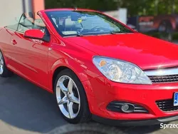 Czerwony Używany 2009 Opel Astra Cabriolet Cosmo Kabriolet | 15 900 zł