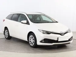Biały Używany 2016 Toyota Auris Kombi | 44 999 zł (Uczciwa cena)