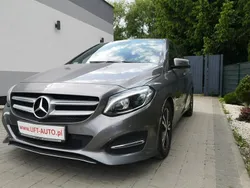Srebrny Używany 2018 Mercedes B200 Minivan | 52 900 zł