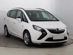 Biały Używany 2012 Opel Zafira Tourer Minivan | 20 999 zł