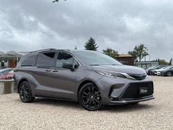 Grafitowy (metalik) Używany 2022 Toyota Sienna Minivan | 234 900 zł