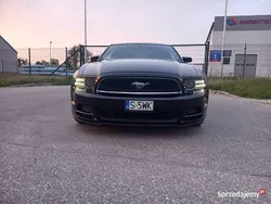 Czarny Używany 2013 Ford Mustang Coupe | 64 000 zł (Dobra cena)