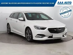 Biały Używany 2018 Opel Insignia | 77 999 zł