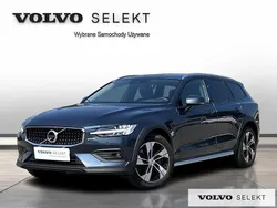 Niebieski Używany 2021 Volvo V60 CC Kombi | 154 777 zł (Uczciwa cena)