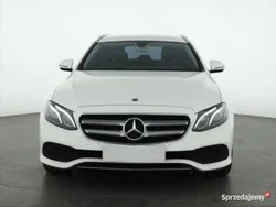 Biały Używany 2018 Mercedes E220 Kombi | 71 499 zł (Super Cena)