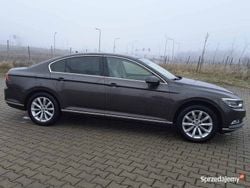 Brązowy Używany 2015 VW Passat Highline Sedan/Limuzyna | 63 900 zł (Uczciwa cena)