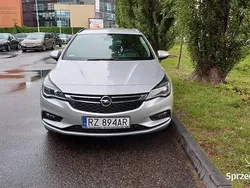 Srebrny Używany 2018 Opel Astra Kombi | 35 900 zł (Uczciwa cena)
