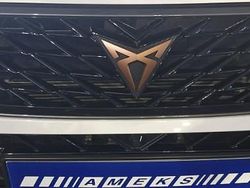 Biały Używany 2024 Cupra Ateca SUV | 119 900 zł (Uczciwa cena)