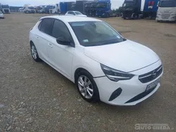 Biały Używany 2022 Opel Corsa Hatchback | 33 456 zł (Dobra cena)