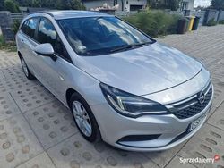 Srebrny Używany 2017 Opel Astra Kombi | 28 999 zł (Uczciwa cena)