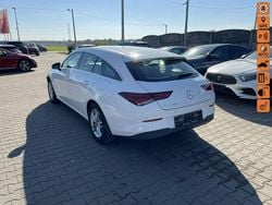 Biały (metalik) Używany 2021 Mercedes CLA180 Style Sedan/Limuzyna | 59 900 zł