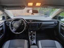 Biały Używany 2018 Toyota Auris Hatchback | 43 500 zł (Dość drogi)