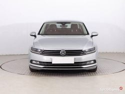Srebrny Używany 2015 VW Passat Sedan/Limuzyna | 52 499 zł (Uczciwa cena)