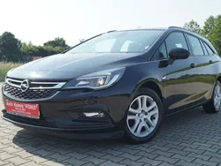 Czarny (metalik) Używany 2016 Opel Astra Kombi | 34 900 zł (Dość drogi)