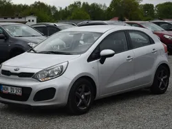 Srebrny Używany 2014 Kia Rio 2 Hatchback | 32 900 zł (Dość drogi)
