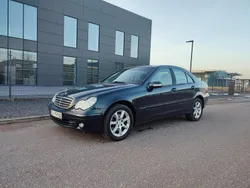 Niebieski Używany 2005 Mercedes C230 Sedan/Limuzyna | 13 500 zł