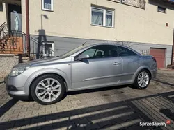 Srebrny Używany 2007 Opel Astra Cabriolet Kabriolet | 12 500 zł