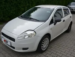 Biały Używany 2010 Fiat Grande Punto Hatchback | 8500 zł