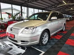 Srebrny Używany 2006 Toyota Avensis Kombi | 15 900 zł