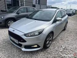 Srebrny Używany 2015 Ford Focus ST Kombi | 47 900 zł (Drogi)
