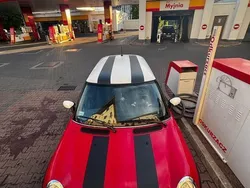 Czerwony Używany 2006 Mini Cooper Hatchback | 8000 zł (Uczciwa cena)