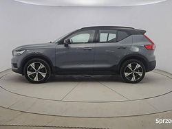 Szary Używany 2022 Volvo XC40 Plus SUV | 134 900 zł (Uczciwa cena)