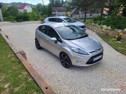 Srebrny Używany 2010 Ford Fiesta Hatchback | 16 000 zł (Uczciwa cena)