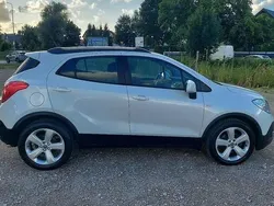 Biały Używany 2013 Opel Mokka SUV | 33 700 zł (Uczciwa cena)