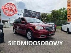 Bordowy Używany 2016 Chrysler Town & Country Minivan | 55 000 zł