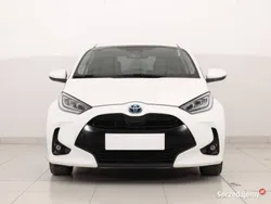 Biały Używany 2020 Toyota Yaris Hybrid Hatchback | 58 499 zł (Uczciwa cena)