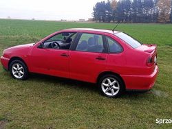 Czerwony Używany 1995 Seat Cordoba Sedan/Limuzyna | 1900 zł