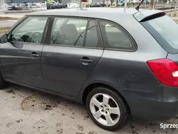 Szary Używany 2011 Skoda Fabia Kombi | 11 100 zł