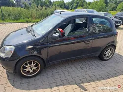 Czarny Używany 2003 Toyota Yaris Hatchback | 2600 zł