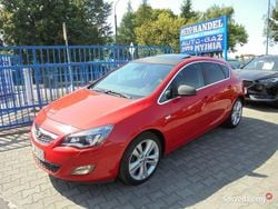 Czerwony Używany 2010 Opel Astra Kombi | 23 400 zł (Dość drogi)
