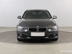 Szary Używany 2013 BMW 320 Kombi | 33 999 zł (Uczciwa cena)