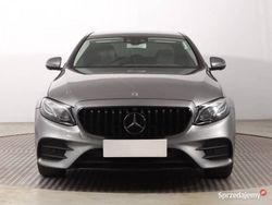 Szary Używany 2016 Mercedes E220 Sedan/Limuzyna | 99 999 zł (Uczciwa cena)