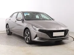 Szary Używany 2021 Hyundai Elantra Sedan/Limuzyna | 75 999 zł (Uczciwa cena)