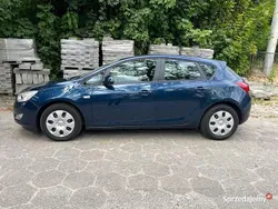 Granatowy Używany 2010 Opel Astra Hatchback | 15 900 zł (Uczciwa cena)