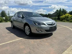 Srebrny Używany 2010 Opel Astra Hatchback | 24 800 zł (Dość drogi)