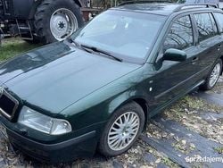 Zielony Używany 2004 Skoda Octavia Elegance Kombi | 10 300 zł (Dobra cena)