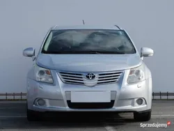 Srebrny Używany 2010 Toyota Avensis Kombi | 19 999 zł (Uczciwa cena)