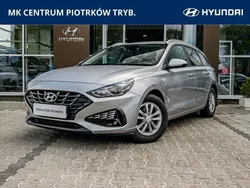 Srebrny (metalik) Używany 2022 Hyundai i30 Kombi | 58 900 zł (Uczciwa cena)