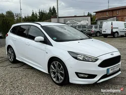Biały Używany 2018 Ford Focus ST-Line Kombi | 43 900 zł (Dobra cena)